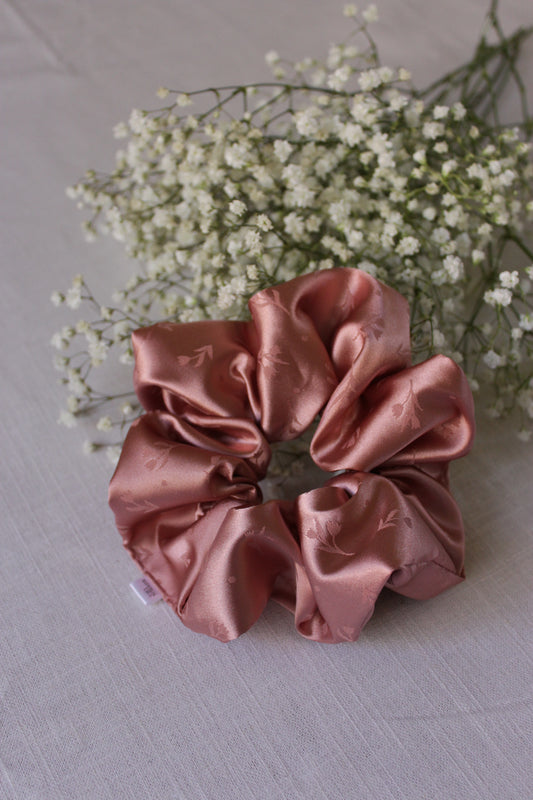 Ballerina Tulip Scrunchie