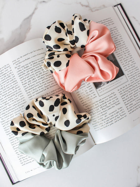 Shirley Jumbo Scrunchie